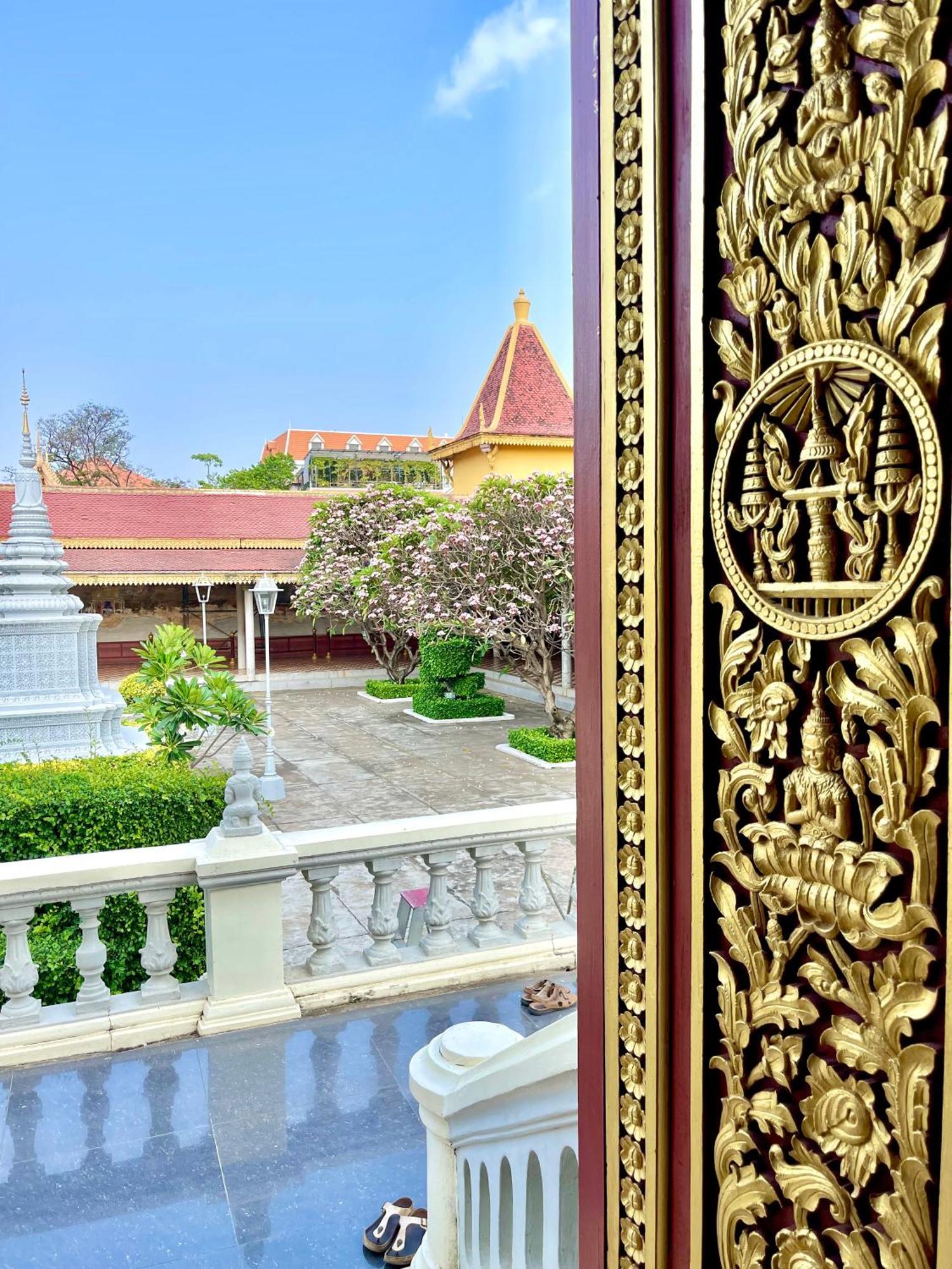 Sky Hotel Central Phnom Penh - Rooms & Apartments Exterior foto