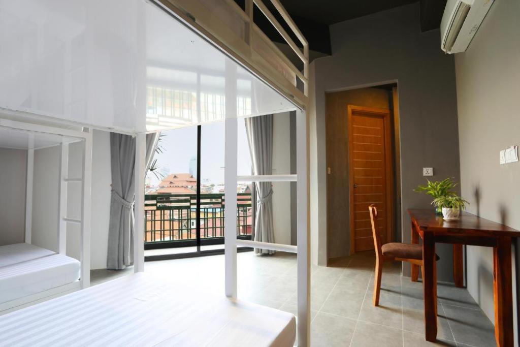 Sky Hotel Central Phnom Penh - Rooms & Apartments Exterior foto
