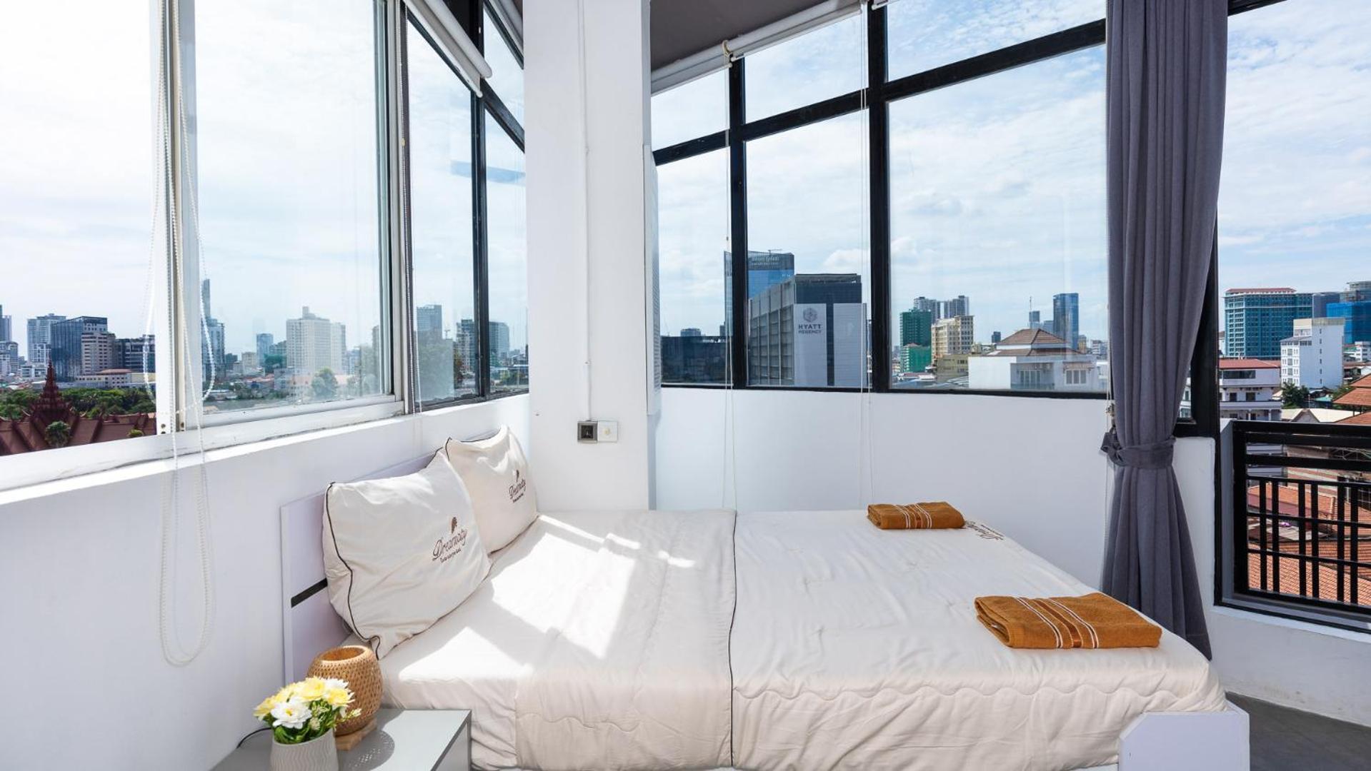 Sky Hotel Central Phnom Penh - Rooms & Apartments Exterior foto